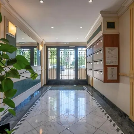 Castle - 10 Minutes De Apartment